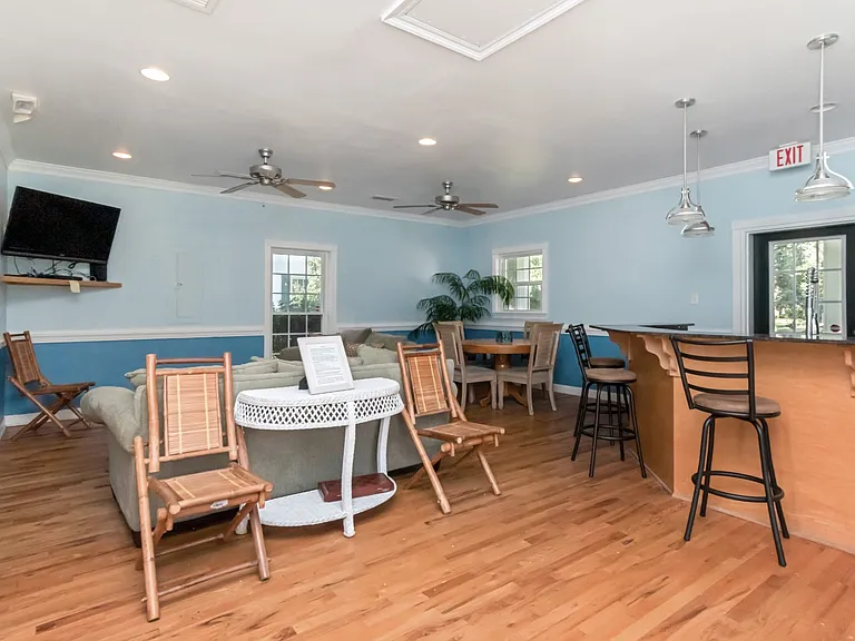 214 Upham St #8B — Photo 4