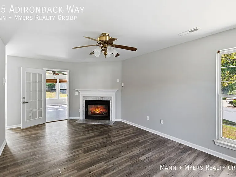 305 Adirondack Way — Photo 9