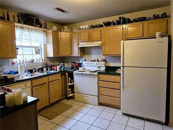 5th image of 40 W Briarmeadow St
