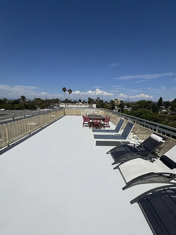 1 bed, 1.0 bath, 600 sqft, $2,025 — Photo 2
