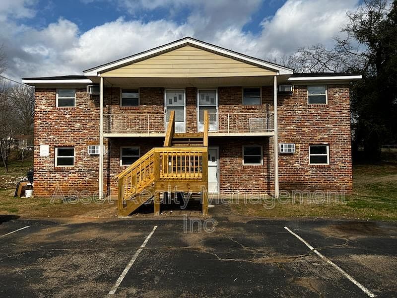 1st image of 1203 Fair Dr #2