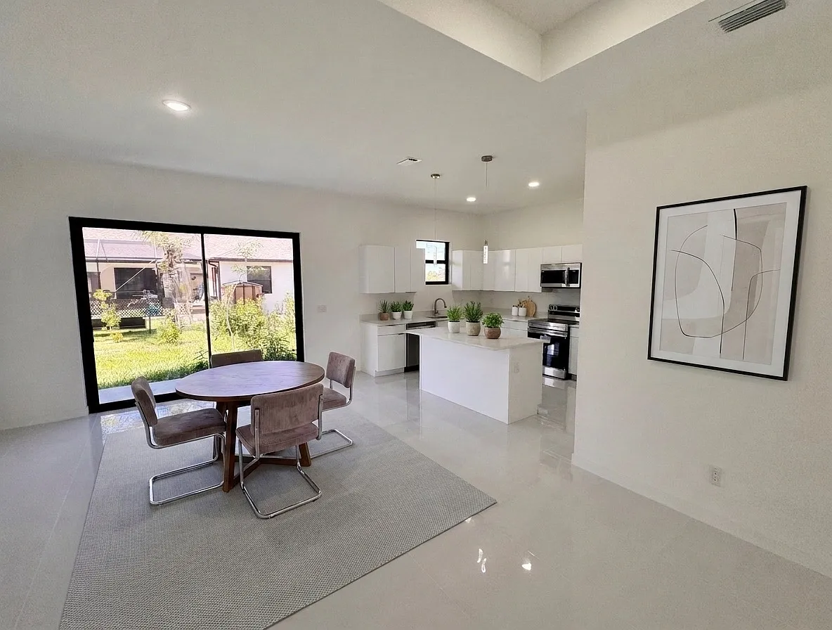 4 bed, 1904 sqft, $2,200 — Photo 1