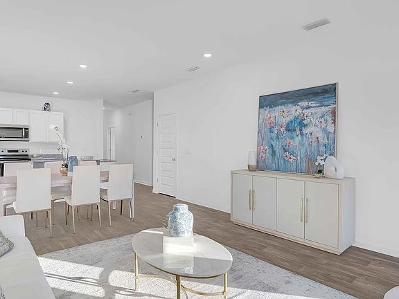 4th image of 13634 Logan Pl