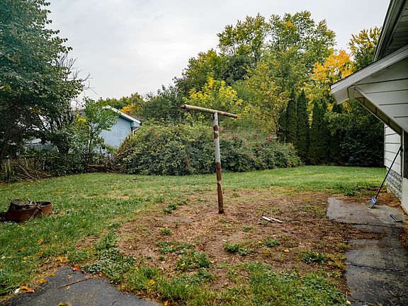 5th image of 809 Campbell St