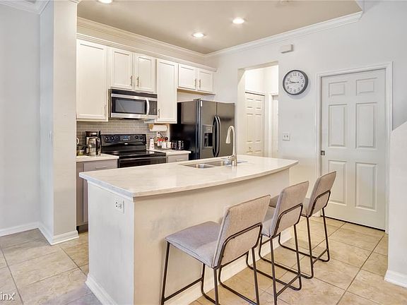 5th image of 7447 Arlington Grove Cir
