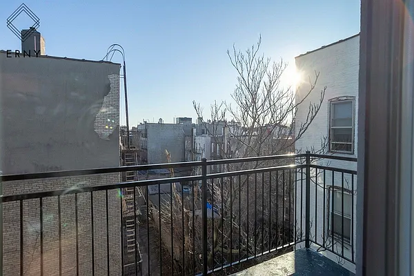 Rented by ERNY LLC | media 22