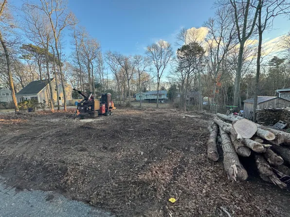 36 Pinecrest Beach Drive, East Falmouth, MA 02536