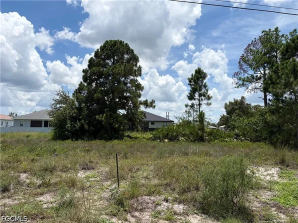 3209 2nd St SW, Lehigh Acres, FL 33976