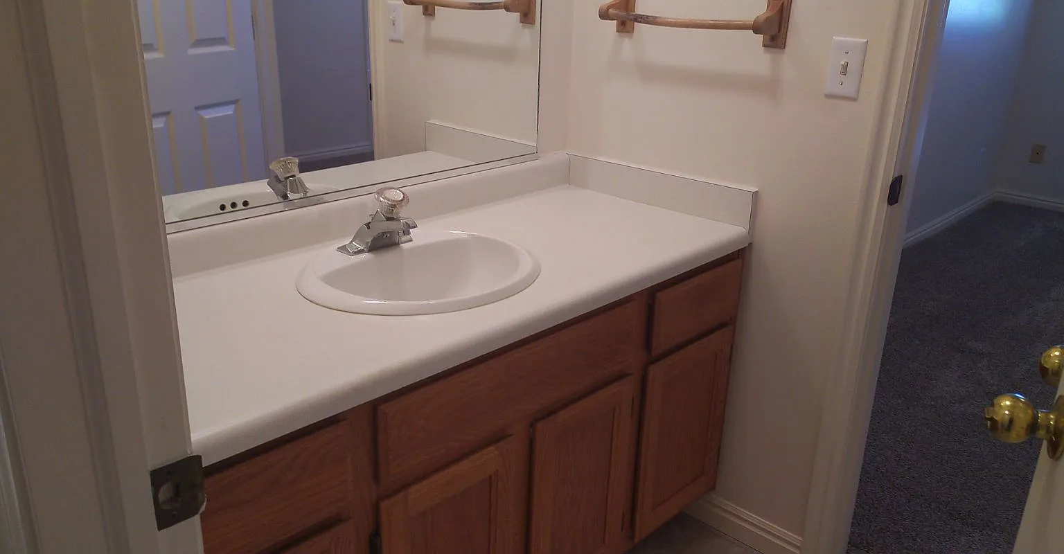 2 bed, 1.5 bath, 950 sqft, $1,150 — Photo 3