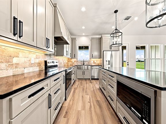 3rd image of 711 Vz County Road 2810