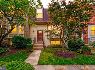 7930 Peyton Forest Trl, Annandale, VA 22003