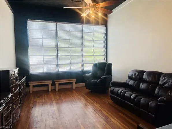 165 Virginia St Suite 309, Mount Airy, NC 27030