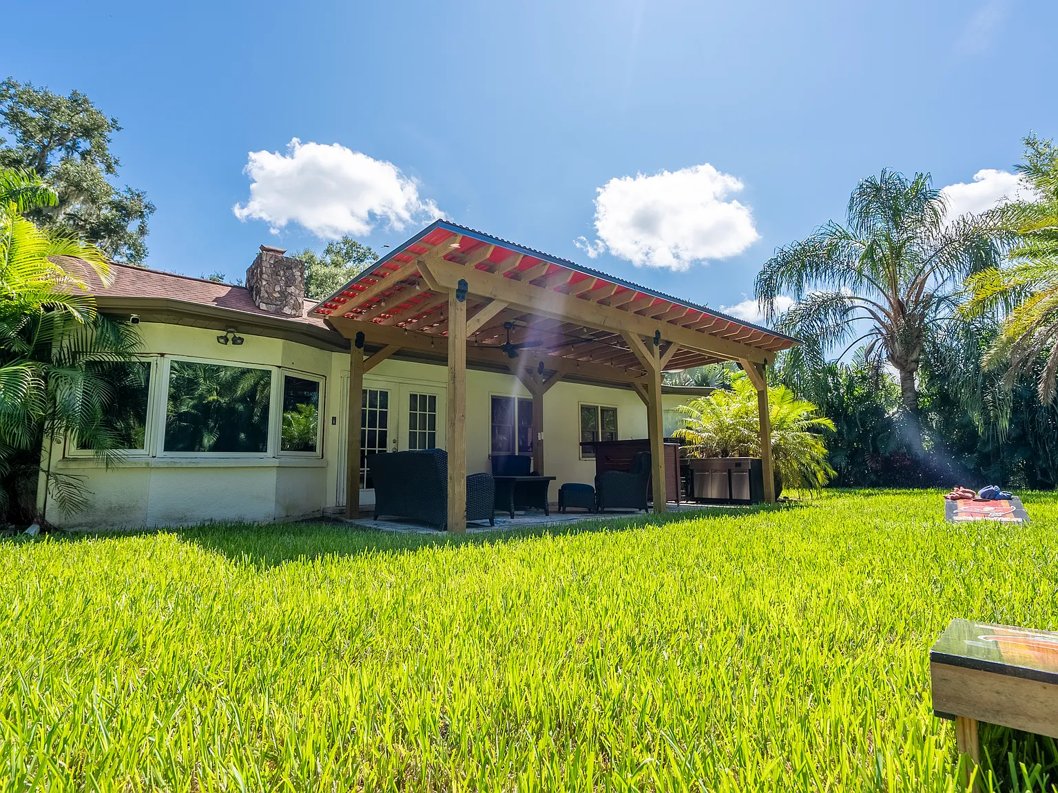 5 bed, 2400 sqft, $4,500 — Photo 3