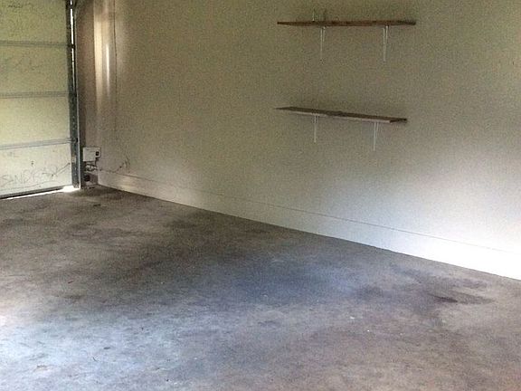 4th image of 403 Littleton St #1
