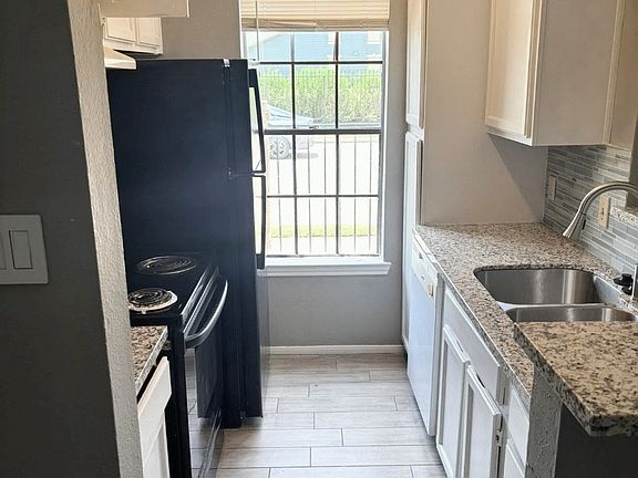 4th image of 14600 Fonmeadow Dr APT 100