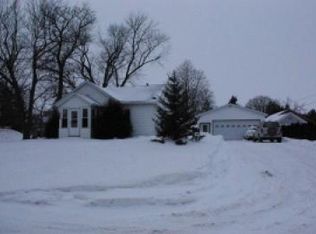 386 W 4th St, Zumbrota, MN 55992