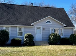 102 Diamond Ave, Plainville, CT 06062