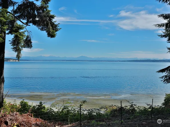 6317 Wilson Avenue, Clinton, WA 98236