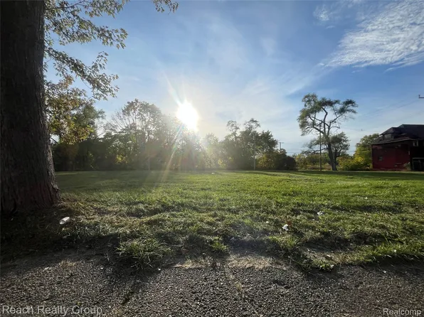 3841 Cadillac Blvd, Detroit, MI 48214