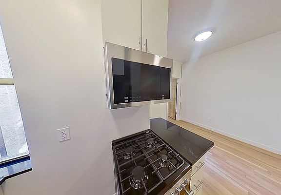 3rd image of 234 Thompson St APT 21