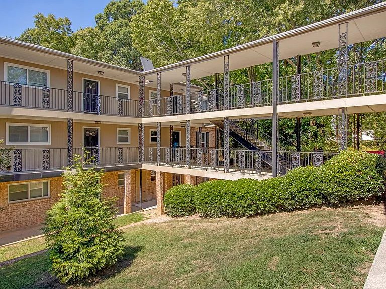 Hickory Ridge Apartments — Photo 6