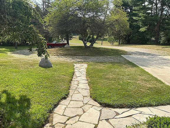 2nd image of 2524 Curtis Rd