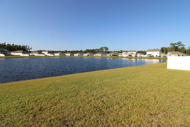 3 bed, 1256 sqft, $1,950 — Photo 2