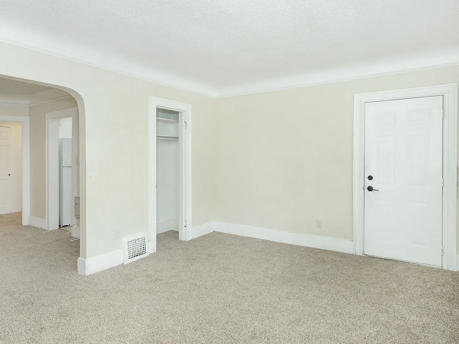 2 bed, 1680 sqft, $1,000 — Photo 4