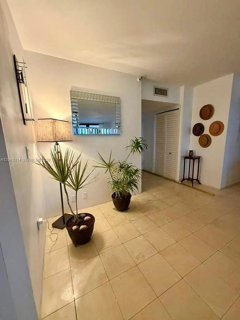 Turnberry Isle South Cond — Photo 3