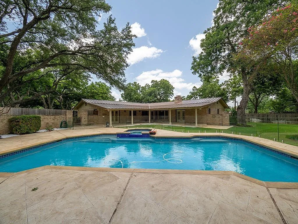 4 bed, 3.5 bath, 2752 sqft, $4,500 — Photo 2