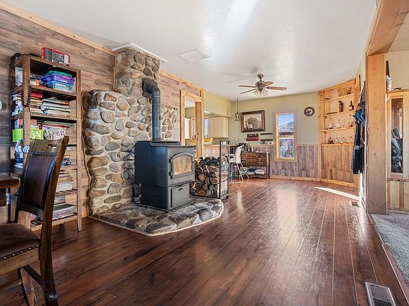 2nd image of 2500 Mill Creek Rd