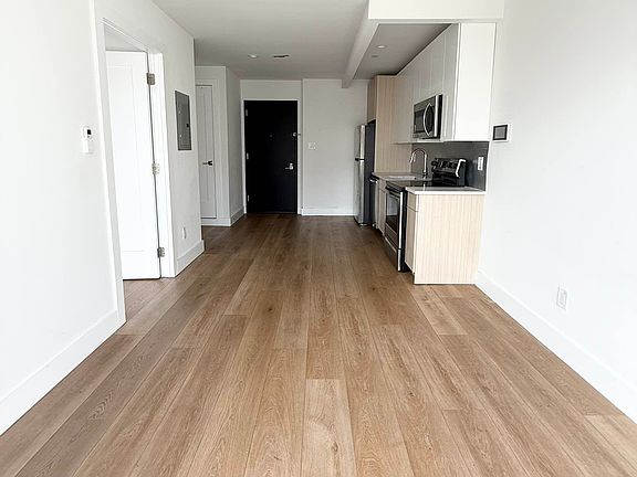 2nd image of 23-33 Astoria Blvd #2B