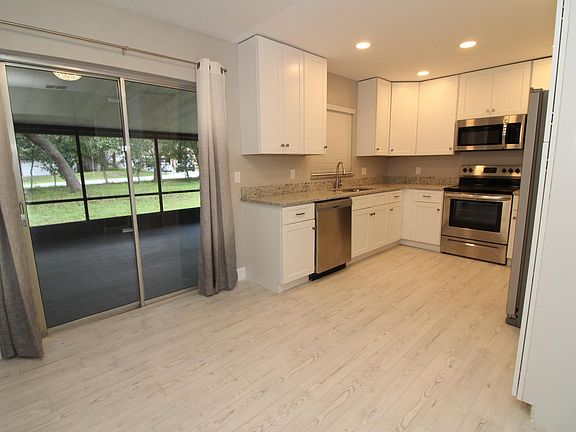 4th image of 247 Loch Low Dr
