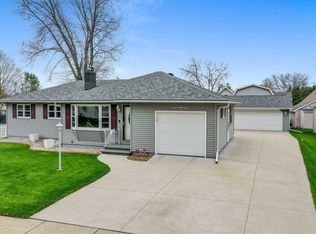 731 Roosevelt St, Menasha, WI 54952