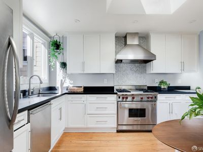 144 Lower Ter, San Francisco, CA, 94114