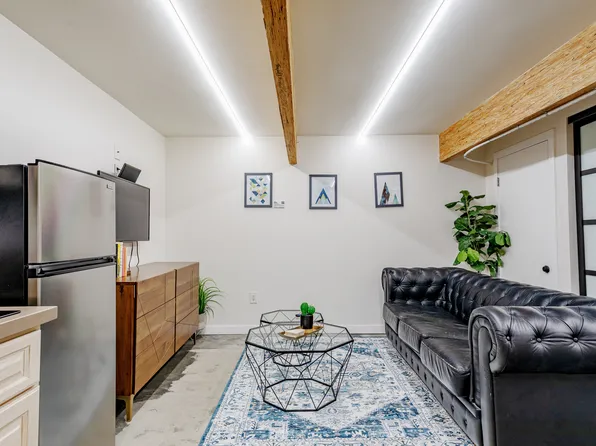 3210 Descanso Dr, Los Angeles, CA