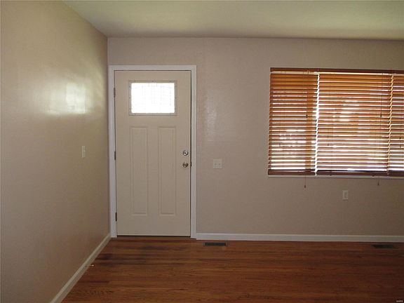 3rd image of 2874 Radnor St