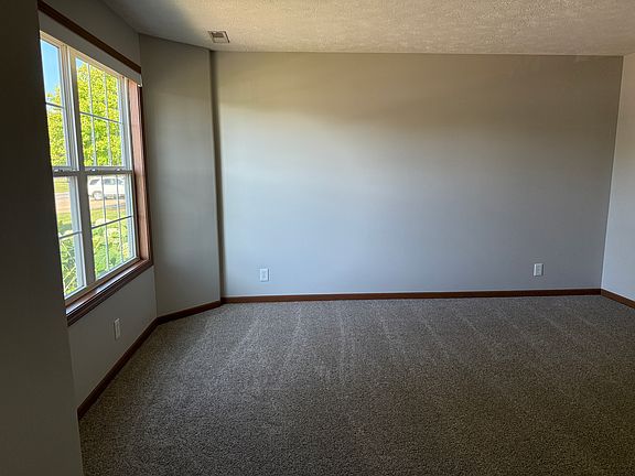 3rd image of 505 W 1st Ave