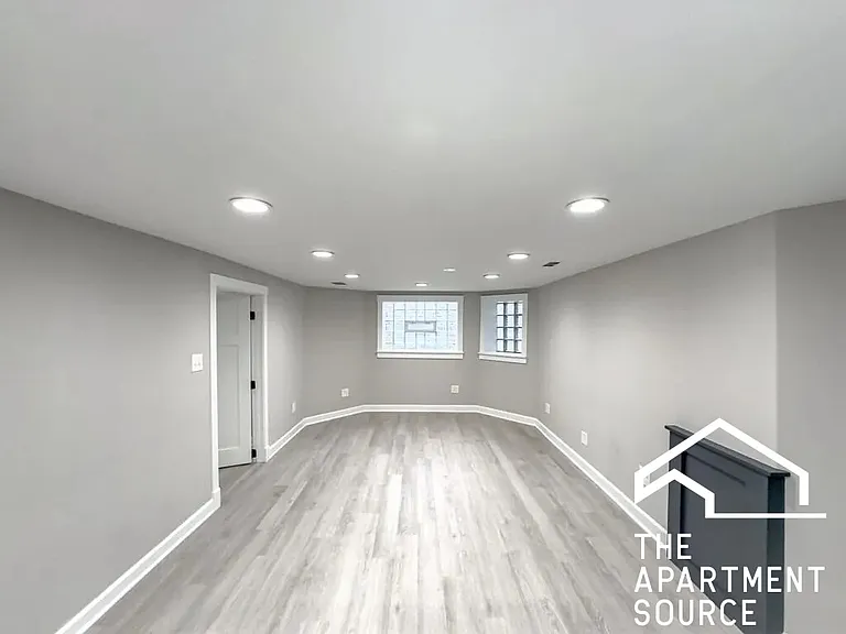 1536 N Hamlin Ave #G — Photo 17