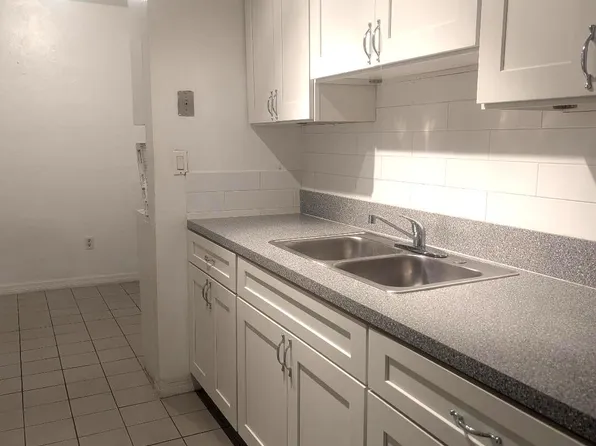 20400 NW 7th Ave, Miami Gardens, FL