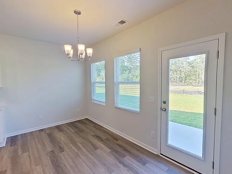 1095 Hanson Dr — Photo 10