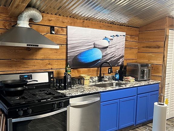 3rd image of 956 Windell Ridge Rd