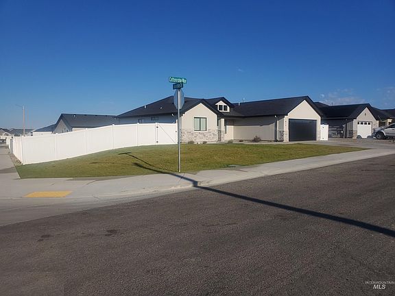 3rd image of 815 Cottonridge Way