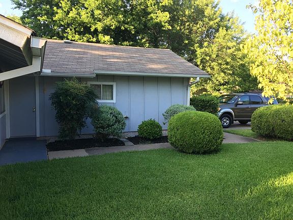 4th image of 2327 Aldford Dr