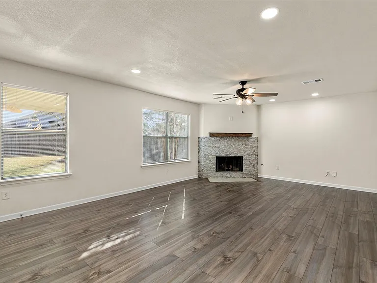 14106 Kinsbourne Ln — Photo 6