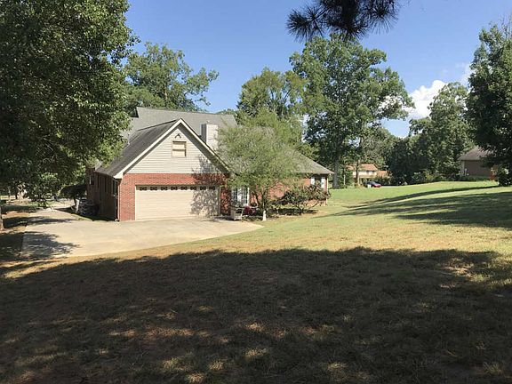 4th image of 207 Back 9 Dr