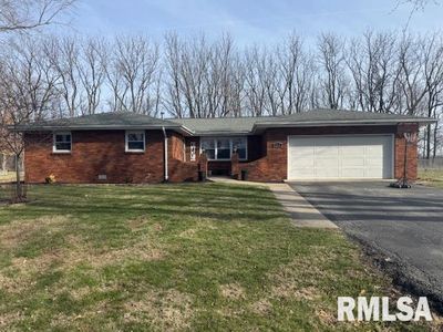 111 W Concord Dr, Petersburg, IL, 62675