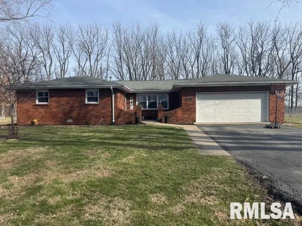 111 W Concord Dr, Petersburg, IL 62675