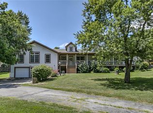 7138 NW Mace Rd, Parkville, MO 64152