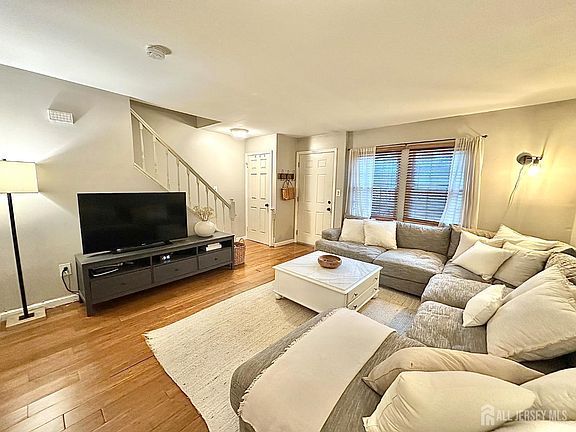 2nd image of 82 Cliffwood Ave Unit 45